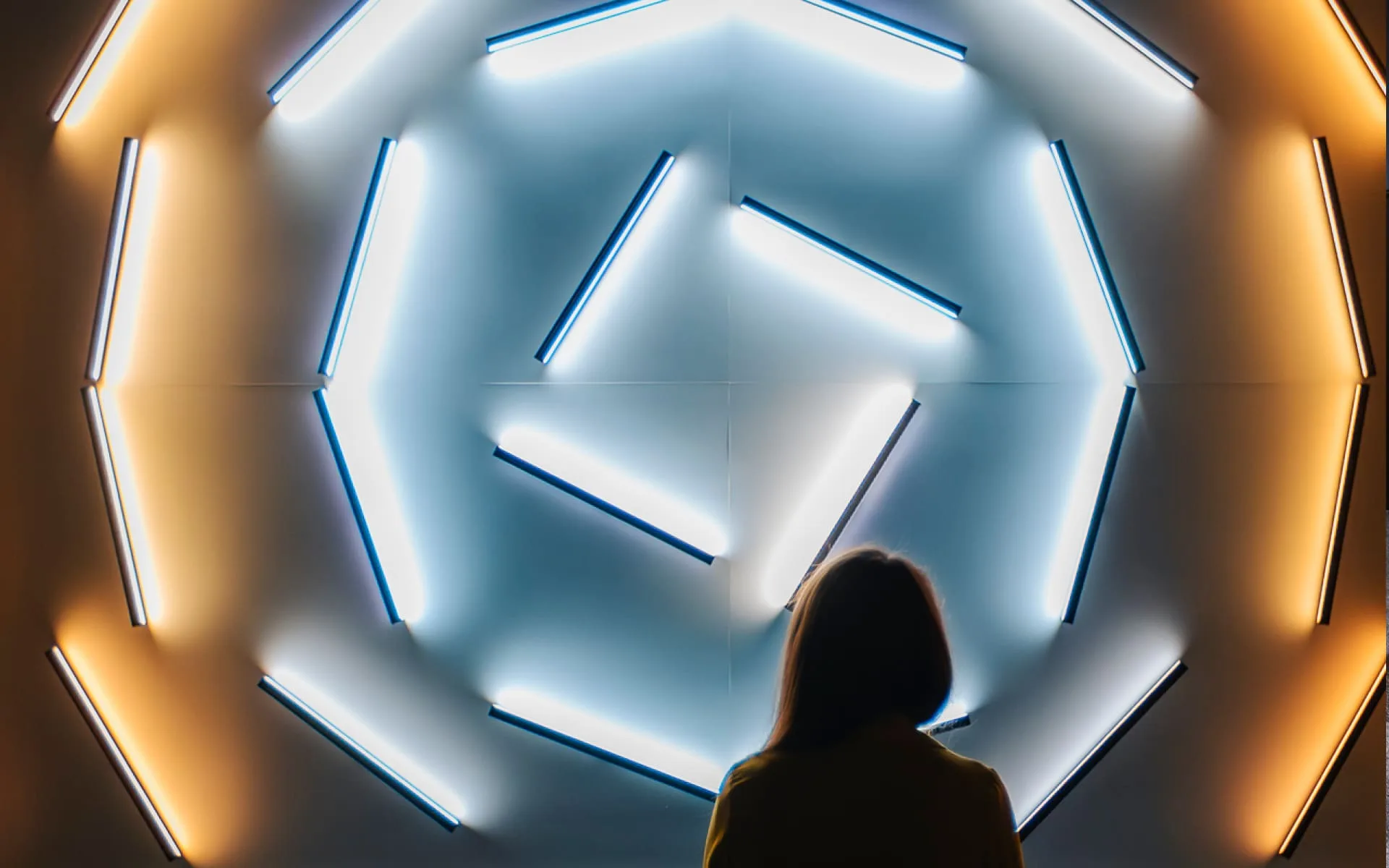Programmed light patterns by the studio Playmodes